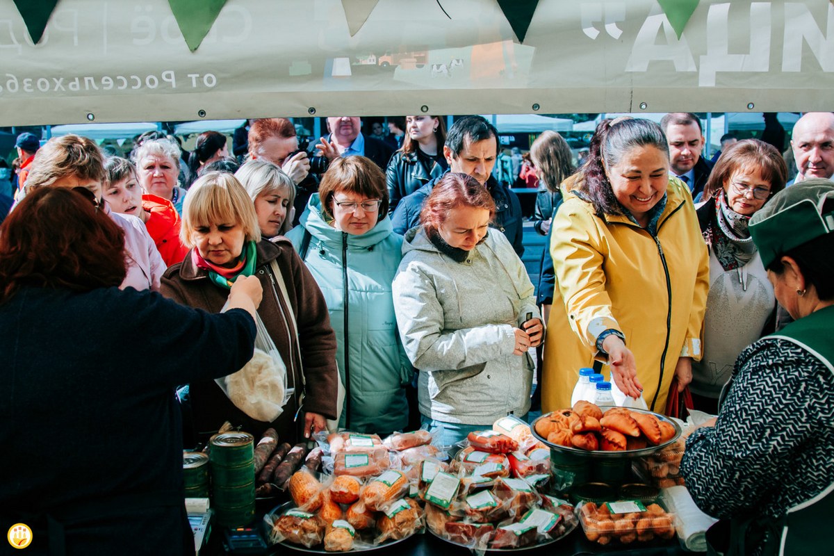 В Чебоксарах открылась первая фермерская ярмарка «Вкусная пятница» —  Чувашинформ.рф